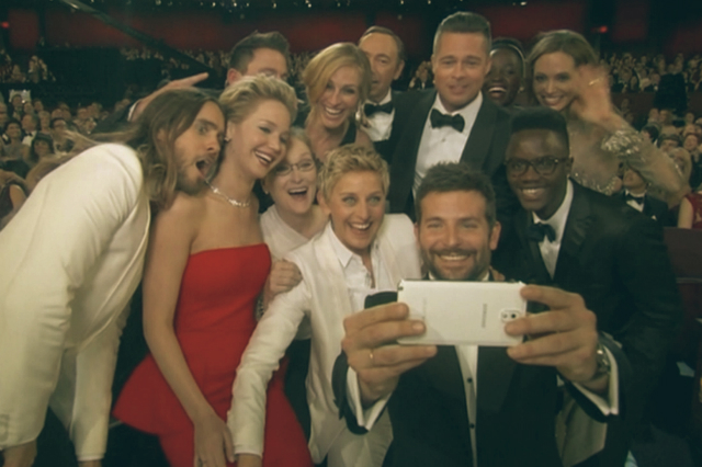 Funniest celebrity moments at 2014 Oscars night | Best Selfie ever taken at the Oscars