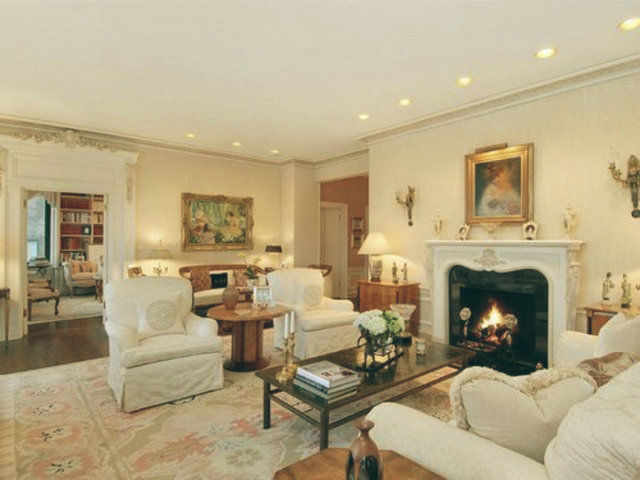 Celebrity homes Uma Thurman living room firelace