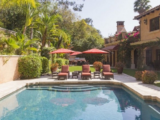 "There’s more than enough room for Sofia Vergara’s entire "Modern Family" in the seven-bedroom, nine-bathroom home she bought in Beverly Hills."