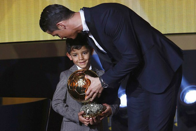 Celebrity Gossip Cristiano Ronaldo wins the 3th Golden Ball