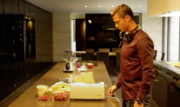 Cristiano Ronaldo makes commercial at Madrid Home (6)