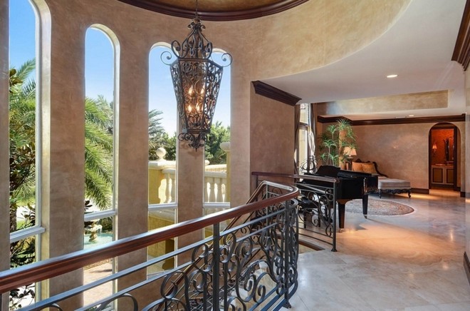 Celebrity Homes Jason Taylor is selling his Miami Mansion (3)
